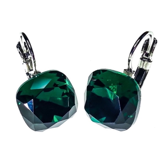 Green Austrian Crystal Lever Back Earrings - Picture 4 of 8